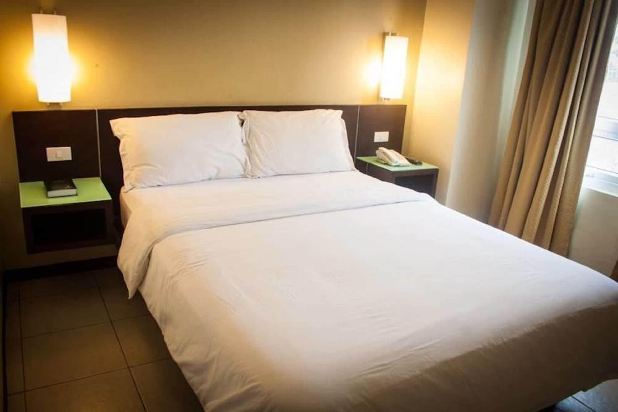 Circle Inn - Iloilo City Center Eksteriør billede