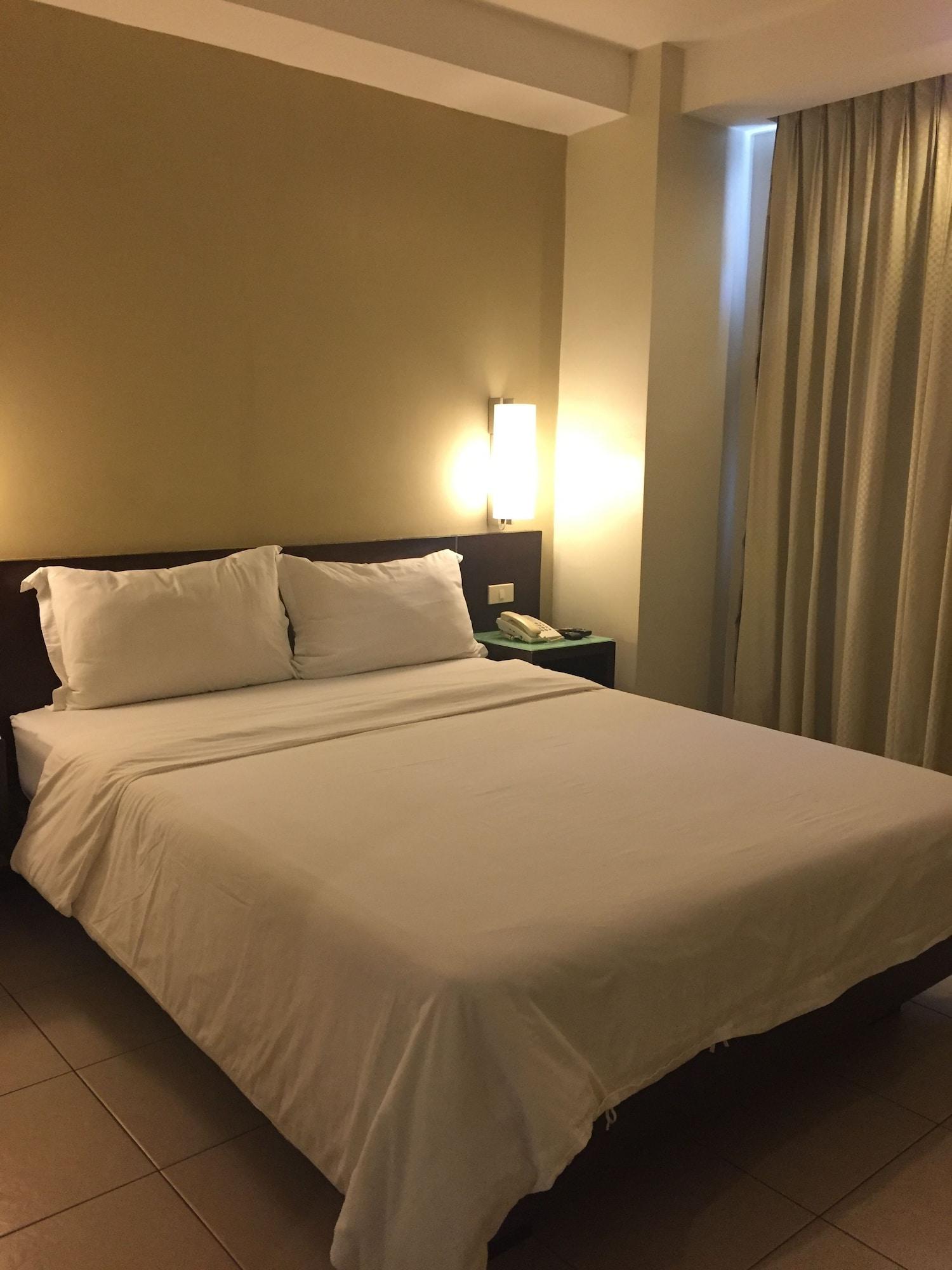 Circle Inn - Iloilo City Center Eksteriør billede