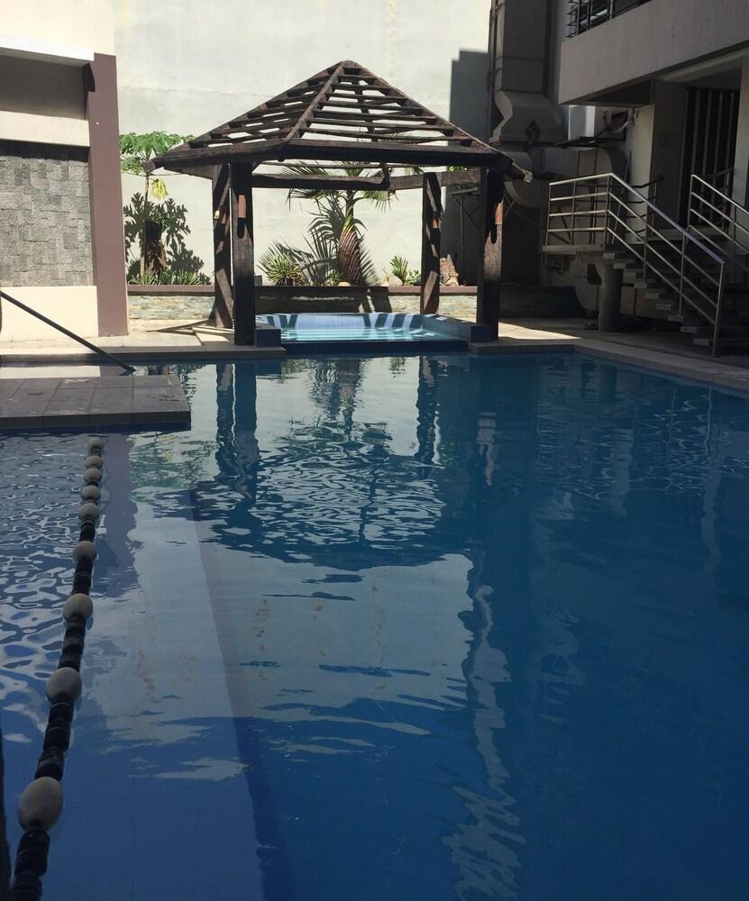 Circle Inn - Iloilo City Center Eksteriør billede