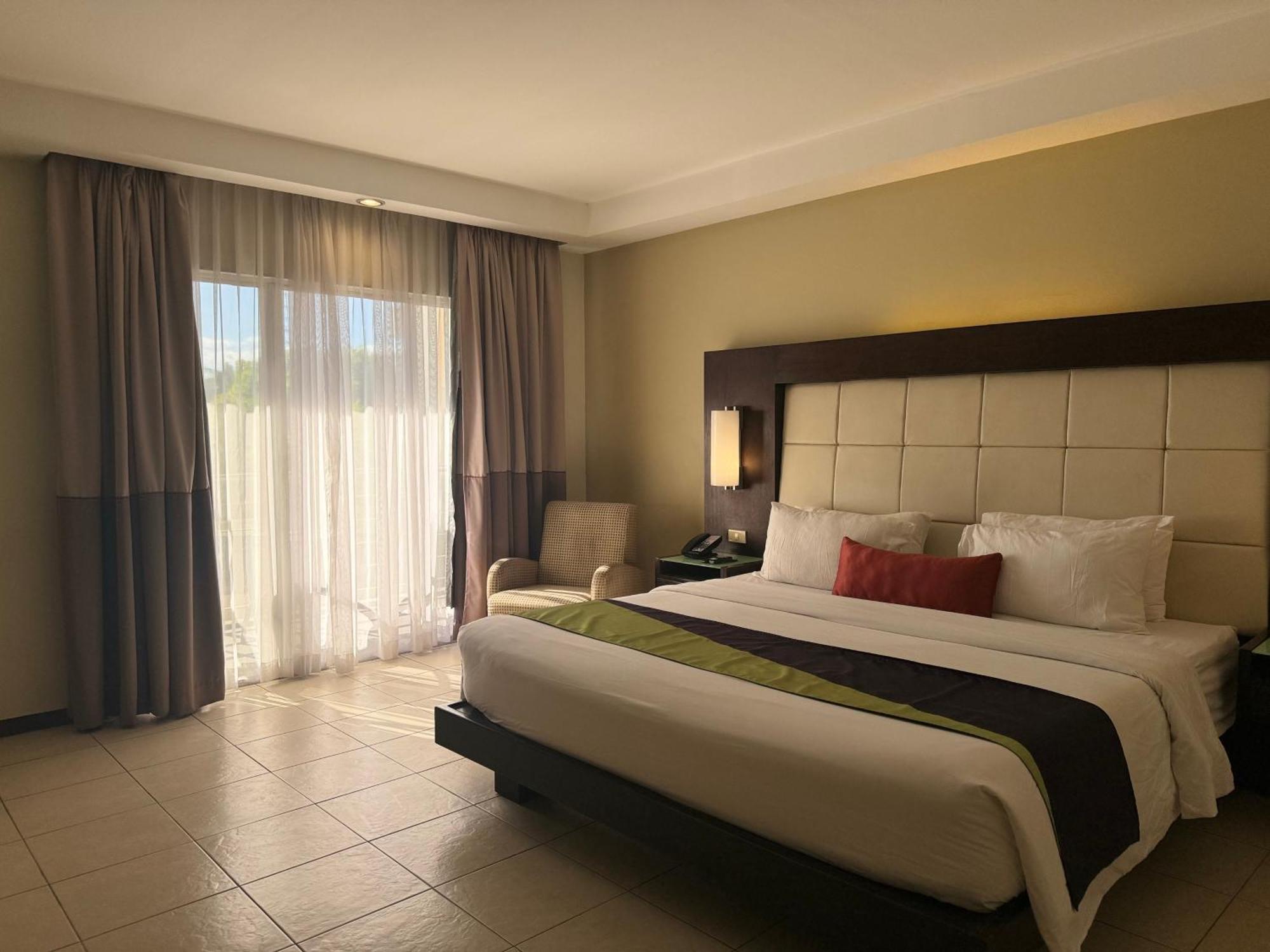 Circle Inn - Iloilo City Center Eksteriør billede