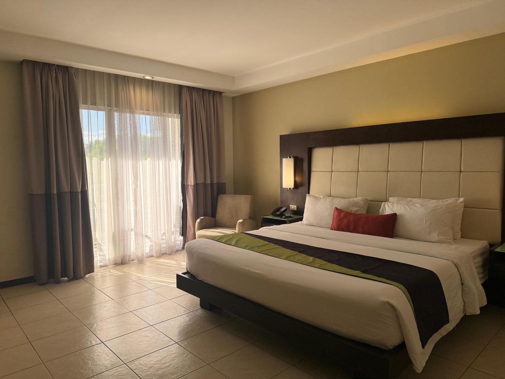 Circle Inn - Iloilo City Center Eksteriør billede