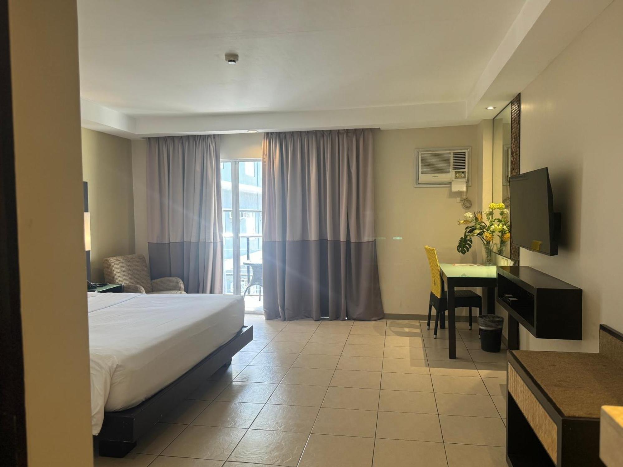 Circle Inn - Iloilo City Center Eksteriør billede