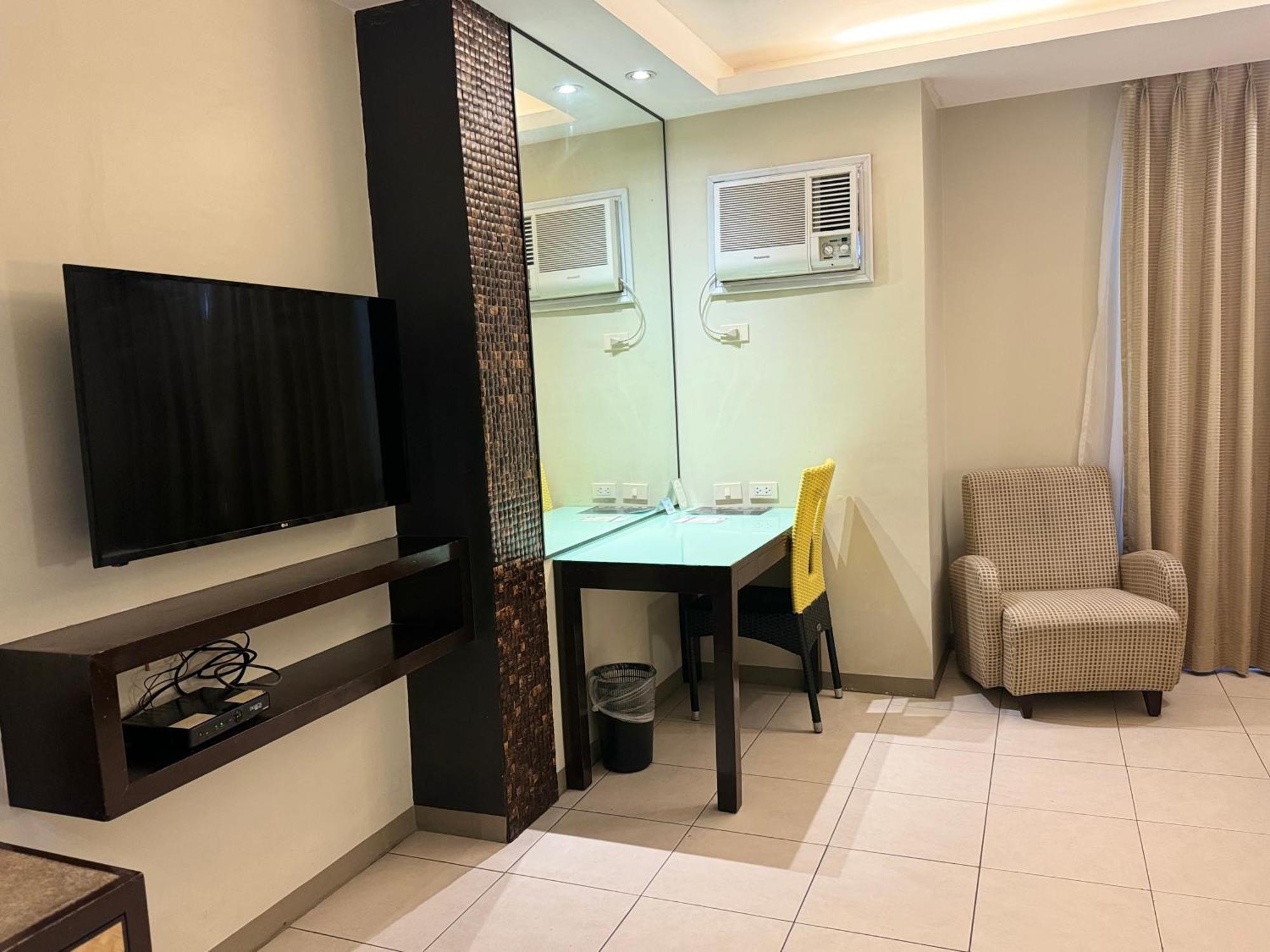 Circle Inn - Iloilo City Center Eksteriør billede