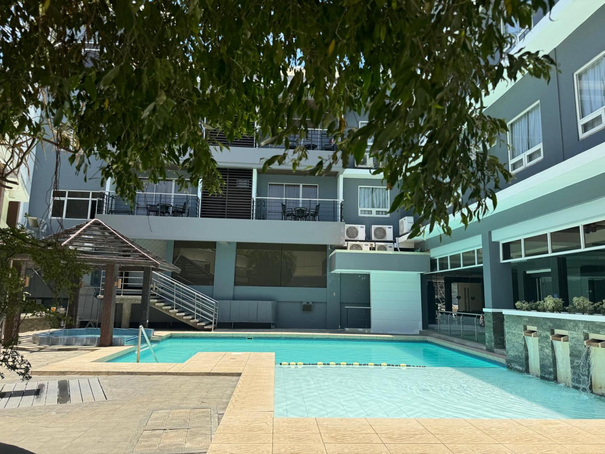 Circle Inn - Iloilo City Center Eksteriør billede