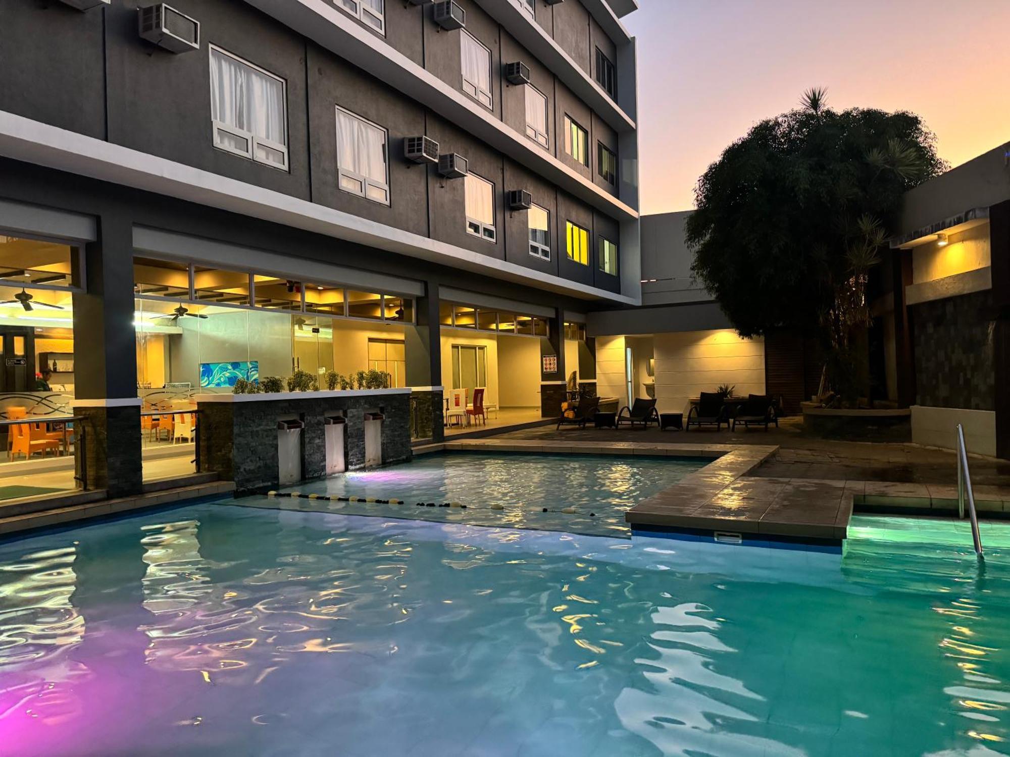 Circle Inn - Iloilo City Center Eksteriør billede